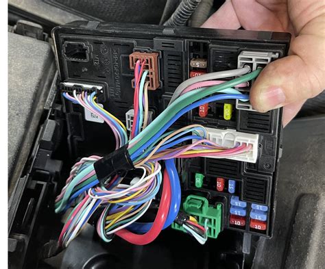 nissan rogue relay box diagram